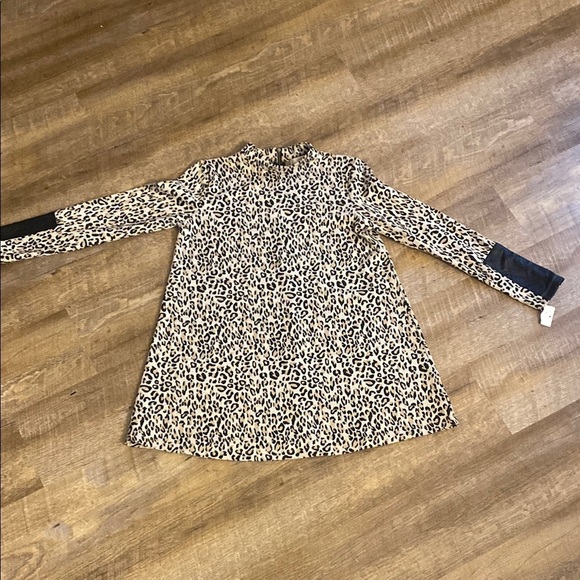 NWOT Tyler Böe Chrissy Top In Leopard Print Size XS - Picture 3 of 9
